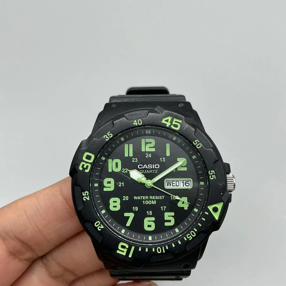 Casio MRW-200H Mens Watch 43mm Black Dial Black Resin Day Date New Battery